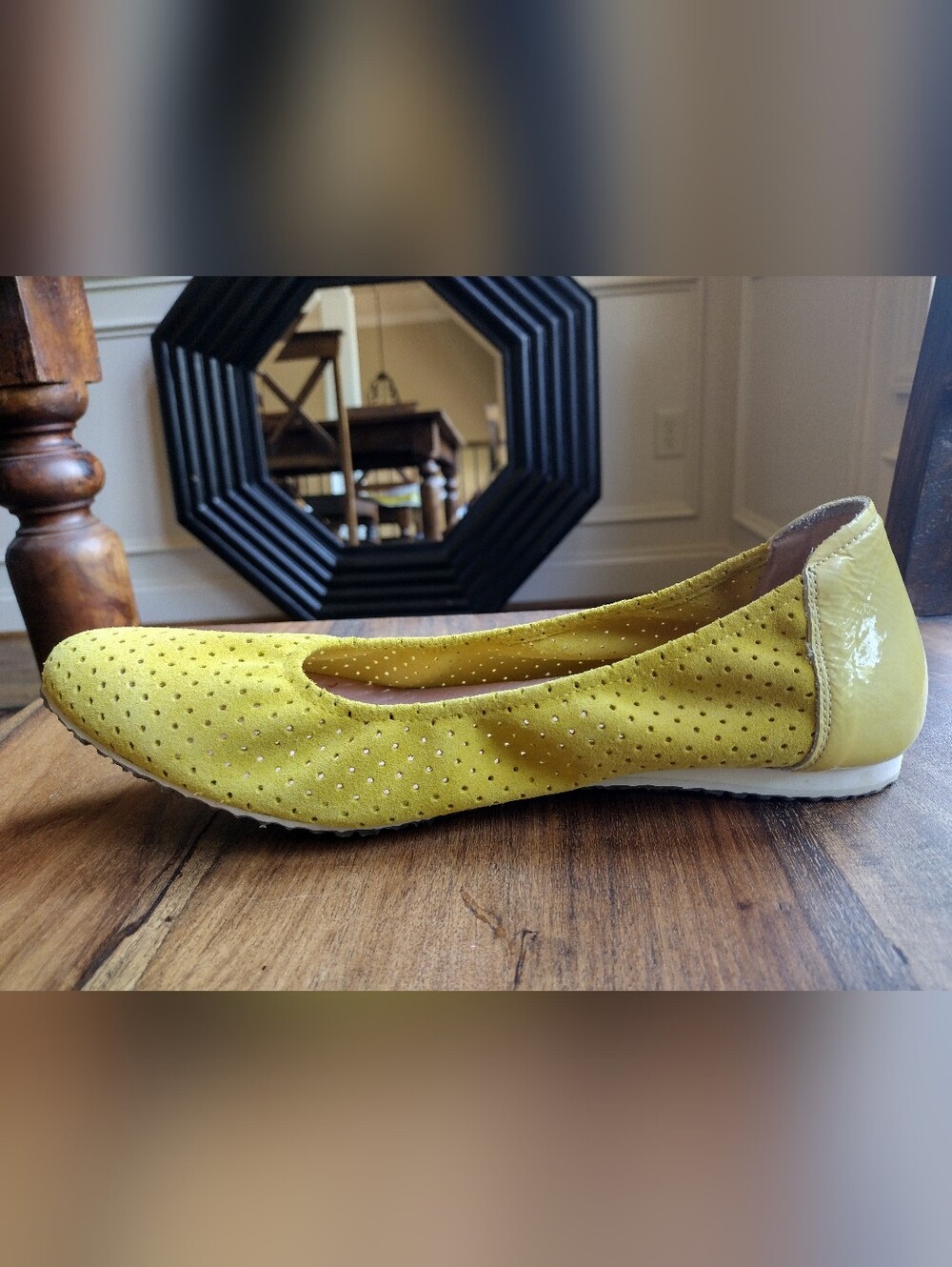Sabrinas Yellow Suede Ballet Flats Size 40